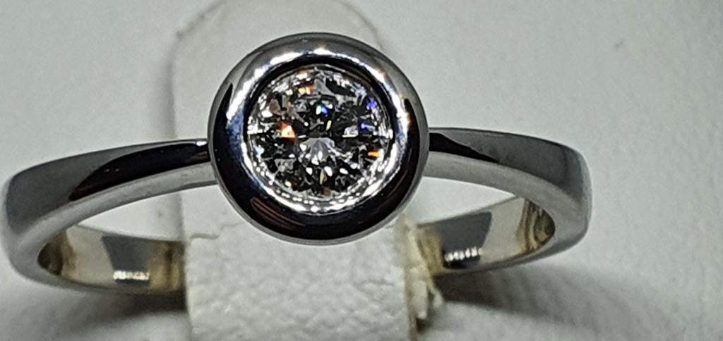 Wit gouden massief ring met natuurlijk briljant, Sieraden, Tassen en Uiterlijk, Ringen, Ophalen, Wit, Nieuw, 17 tot 18