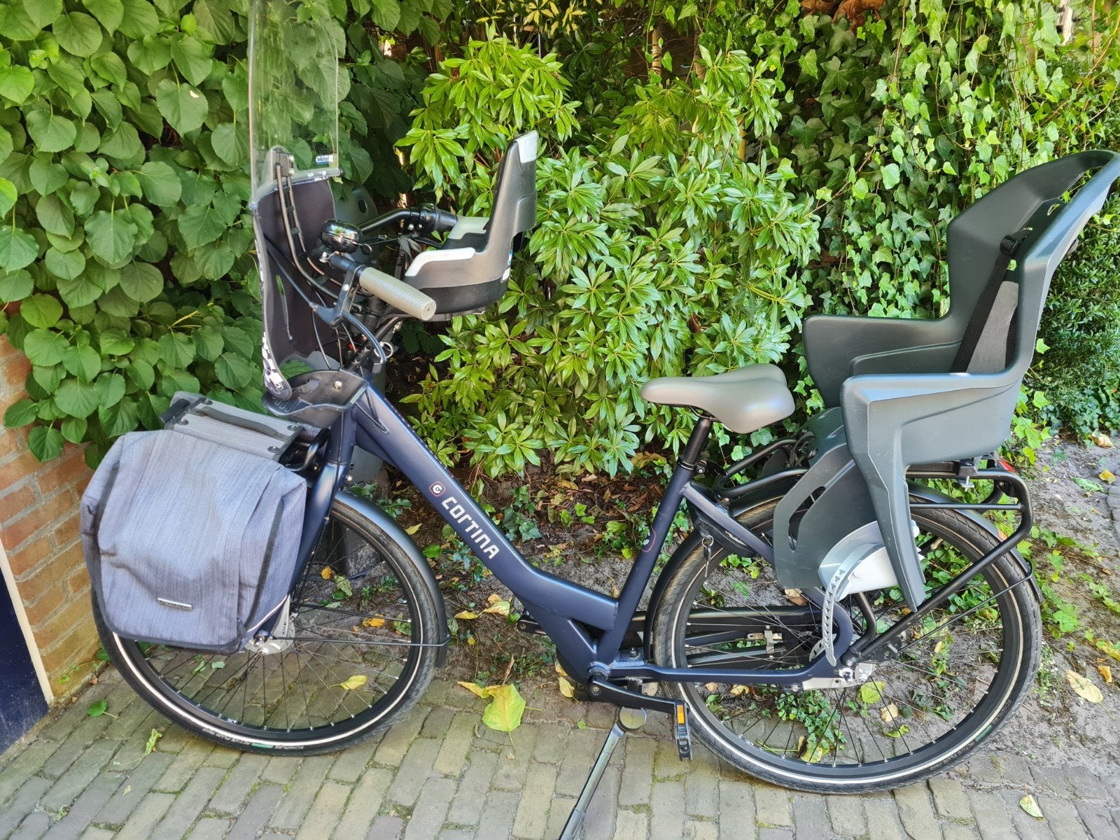 Cortina Common Family mamafiets met 2 kinderzitjes en tassen, Fietsen en Brommers, Fietsen | Dames | Damesfietsen, Gebruikt, Versnellingen