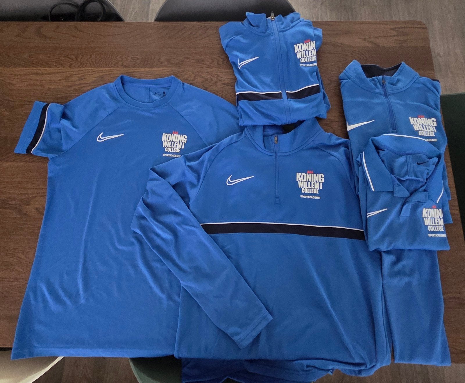 Nike sportkleding Koning Willem I College (sportacademie), Kleding | Heren, Blauw, Nike, Overige maten, Ophalen of Verzenden