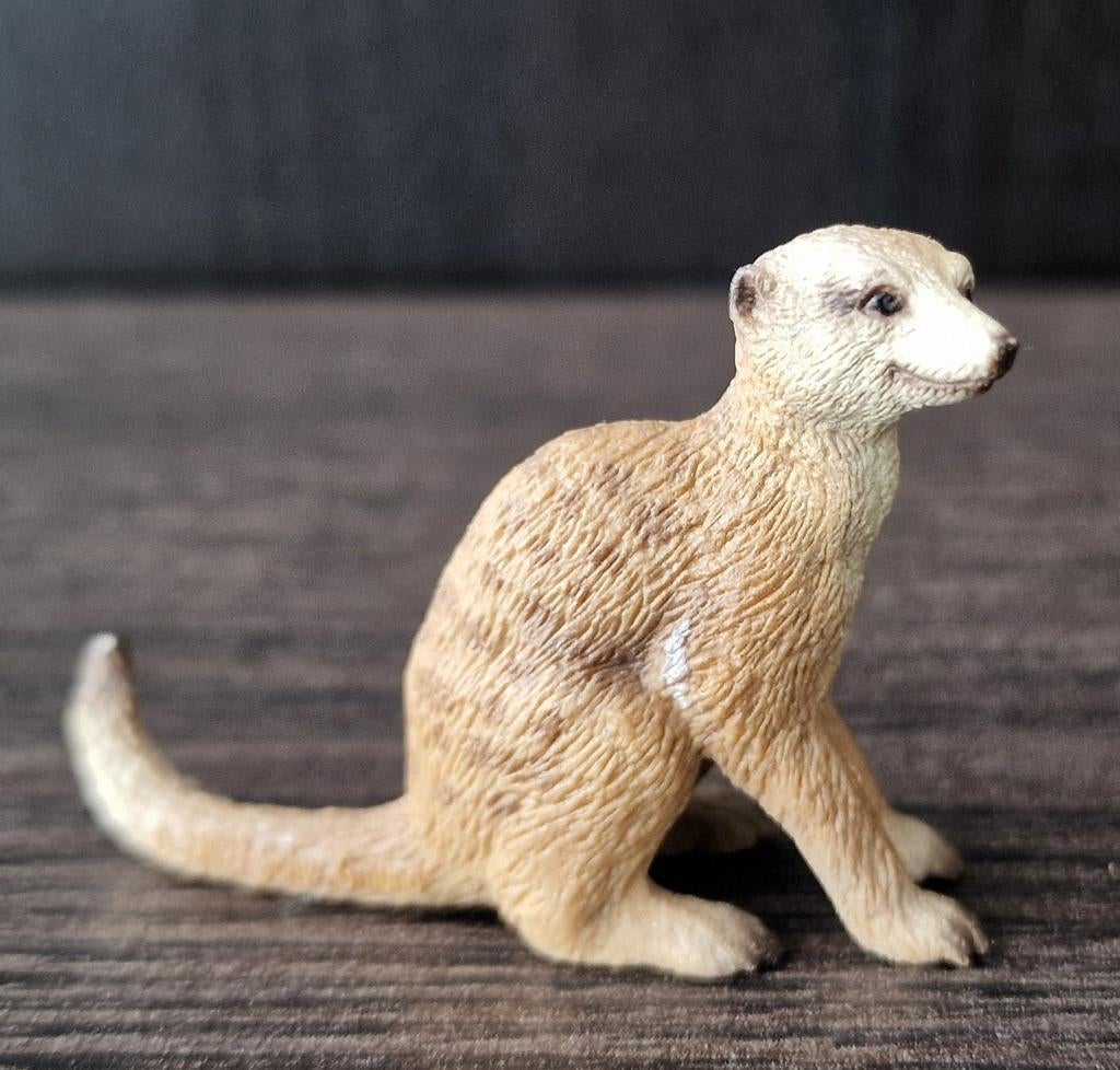 Schleich Wild Life Stokstaartje Zittend - 2009, Verzamelen, Dierenverzamelingen, Ophalen of Verzenden, Gebruikt, Wild dier, Beeldje of Figuurtje