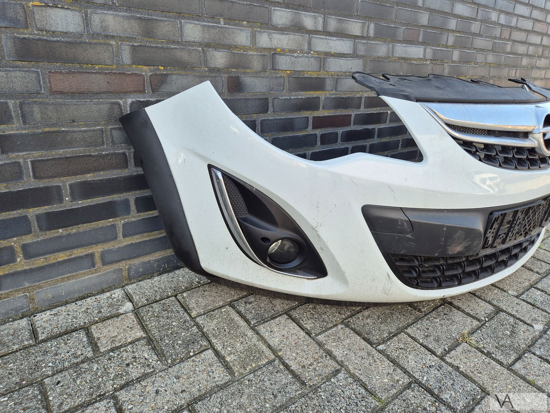 Voorbumper wit Opel Corsa D facelift 2009 - 2013 schadevrij, -, Voor, -, Bumper