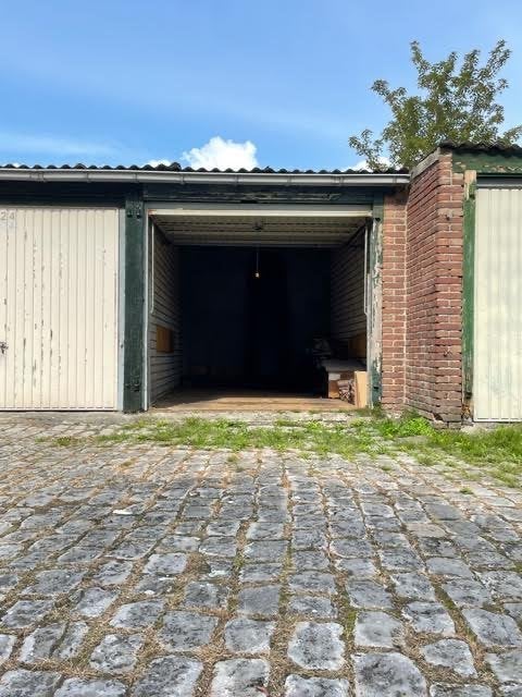 TE HUUR; Garagebox in Breda Belcrum nabij centrum, Noord-Brabant