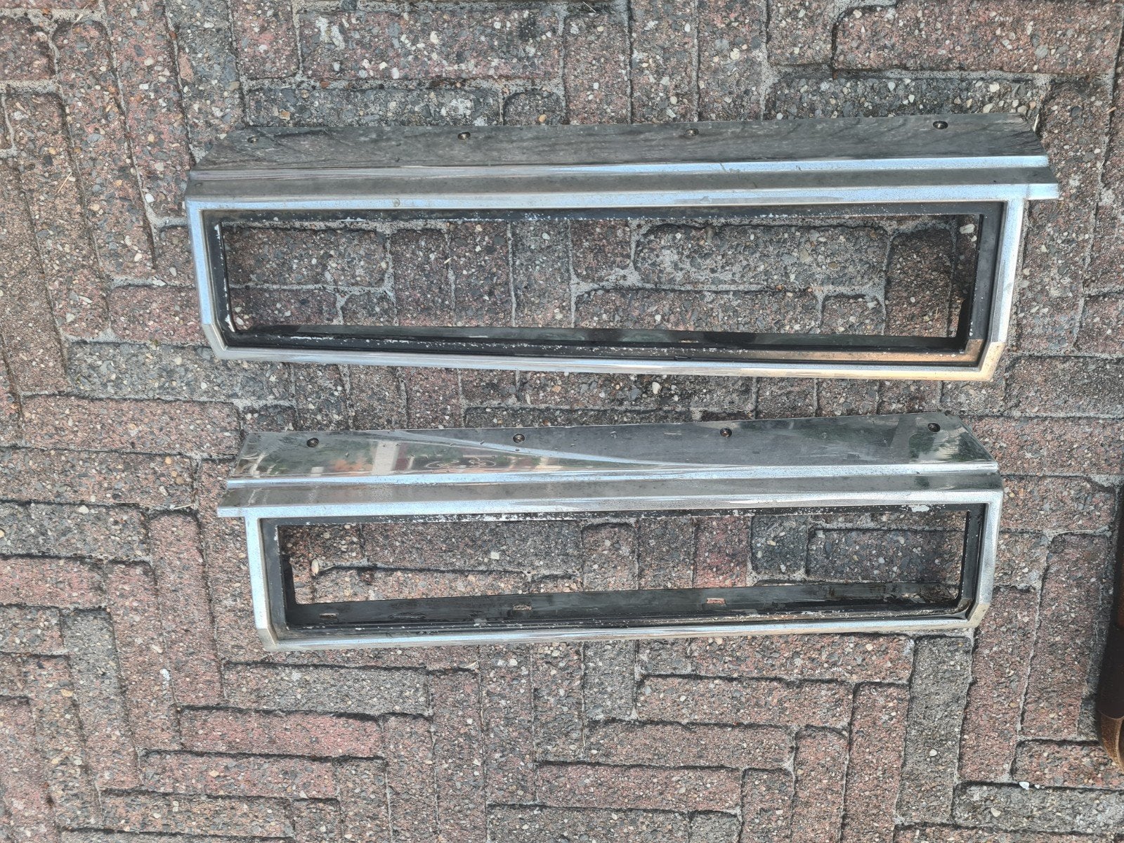 Buick Regal 78/79 achterlichttrim links en rechts, Auto-onderdelen, Overige Auto-onderdelen, Ophalen of Verzenden, Gebruikt, Buick