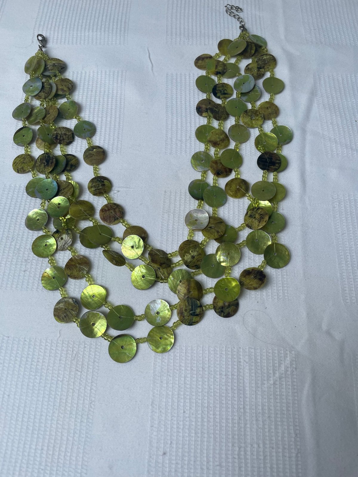 Opvallende Groene Kralenketting met Schelpen, Sieraden, Tassen en Uiterlijk, Kettingen, Overige materialen, Verstelbaar, Ophalen of Verzenden