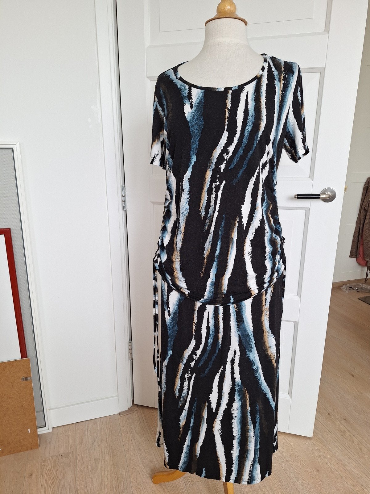 Mooie set rok en tuniek Enjoy mt L, Kleding | Dames, Rokken, Meerkleurig, Maat 42/44 (L), Enjoy, Ophalen of Verzenden