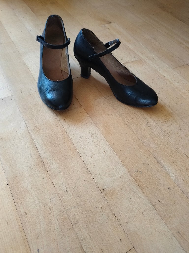 Prachtige Salsa/Latin dansschoenen, Ophalen of Verzenden, Zo goed als nieuw, Schoenen