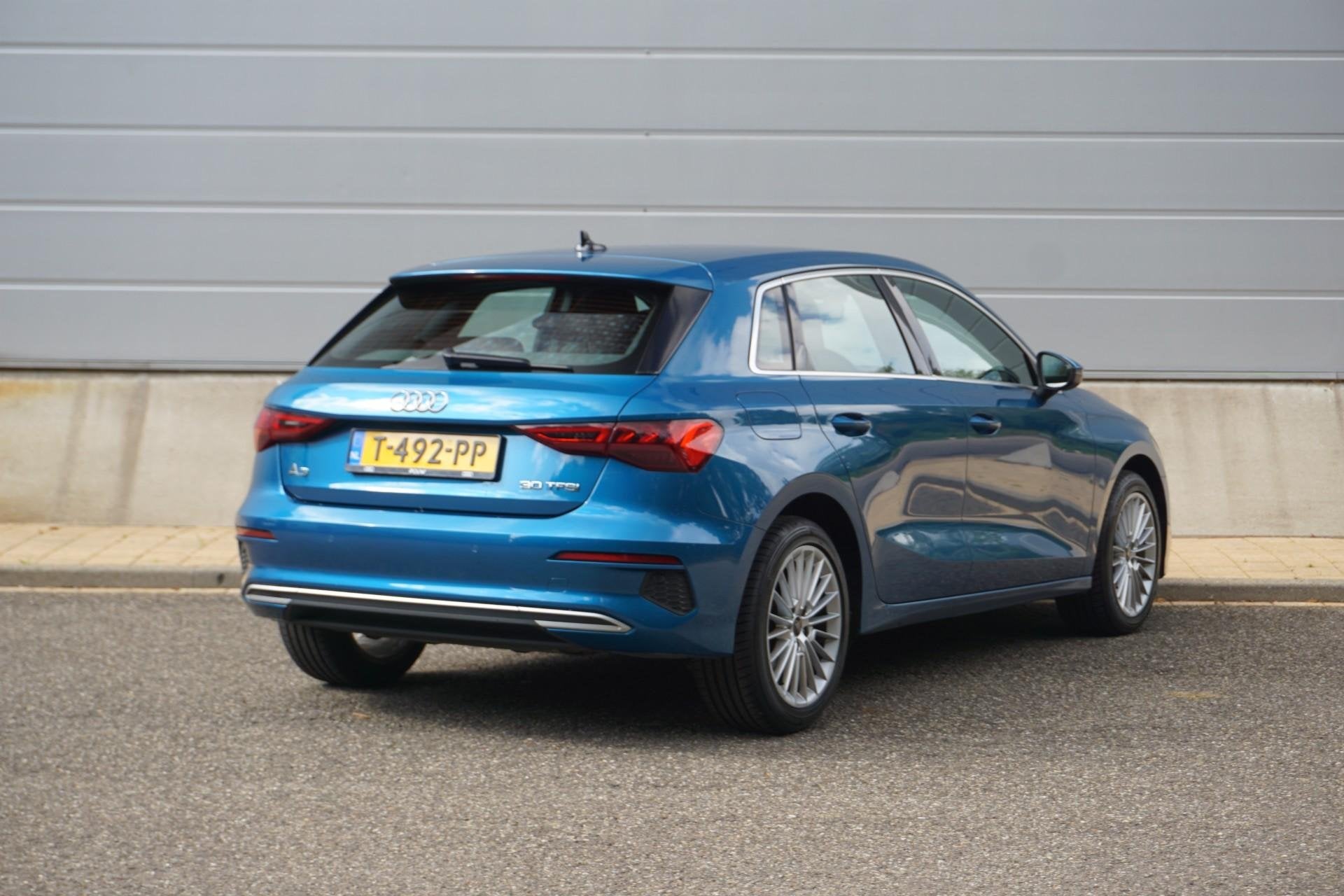 Audi A3 Sportback 30 TFSI 110pk S-tronic MHEV Advanced Editi, Auto's, Stof, Gebruikt, Blauw, Origineel Nederlands