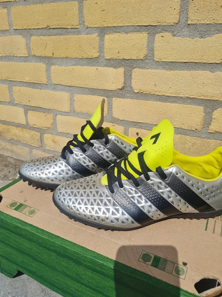 Adidas ace 16.3 maat 41,5, Overige kleuren, Sportschoenen, Ophalen of Verzenden, Zo goed als nieuw