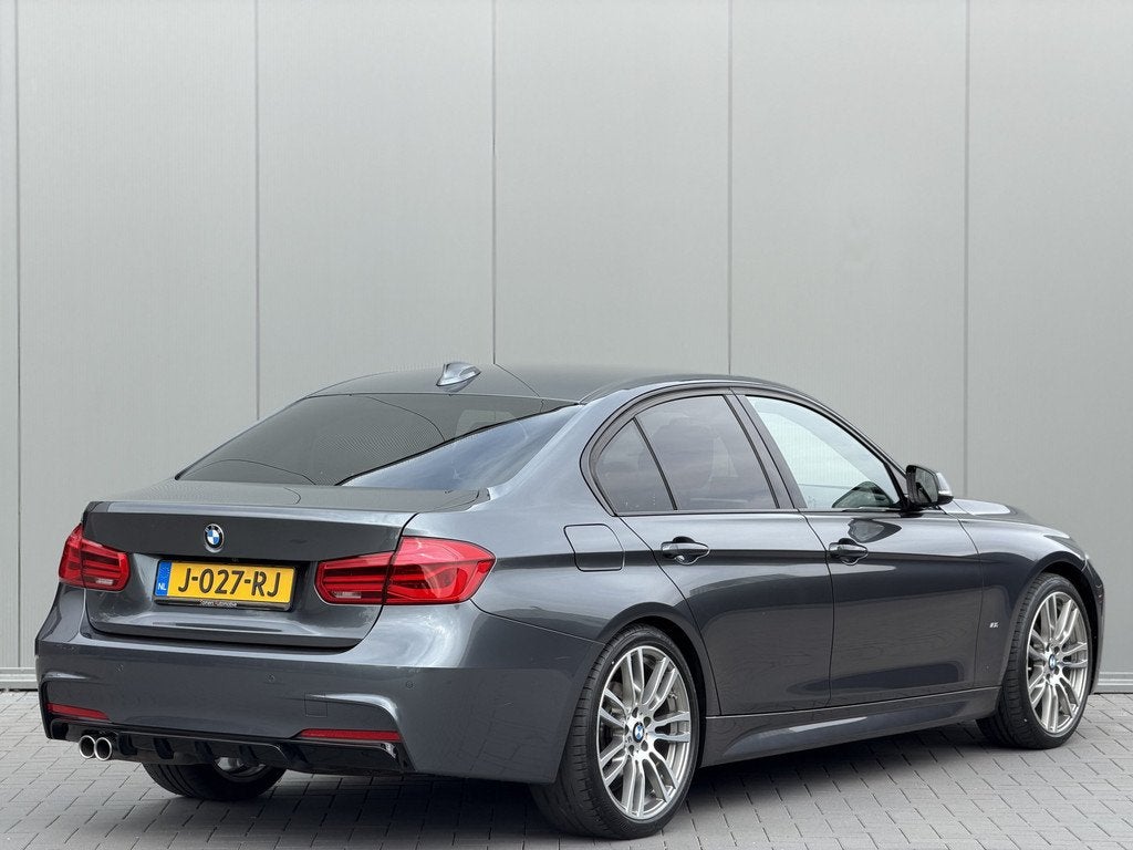 BMW 3-serie 330e M Sport High Executive | Harman Kardon | 19, Auto's, BMW, Automaat, 1998 cc, Achterwielaandrijving, Gebruikt