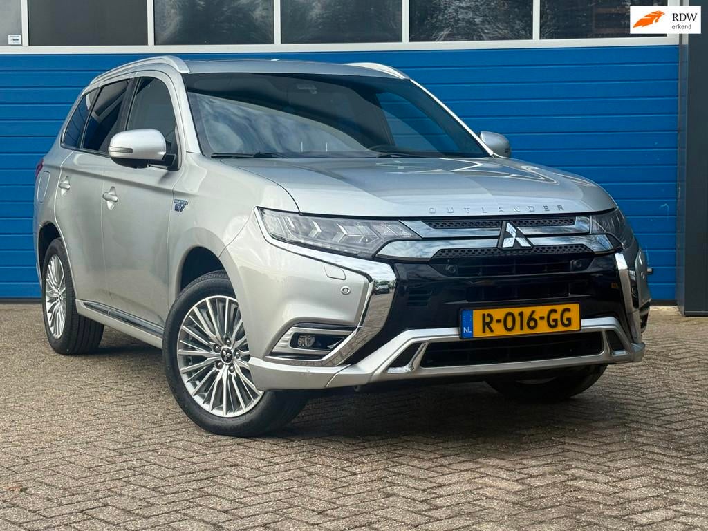 Mitsubishi Outlander 2.4 PHEV Intense+|Leder|schuifdak|Navi., Automaat, 135 pk, 4 cilinders, 1865 kg