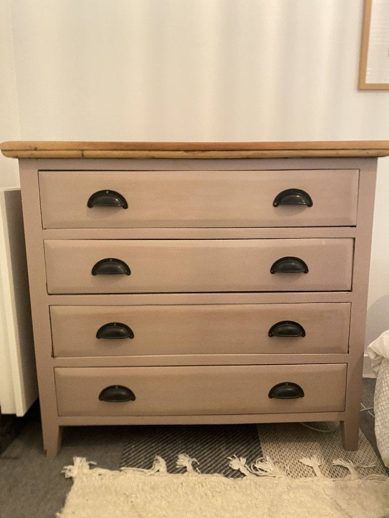 Mauve pink solid wood dresser, Huis en Inrichting, Kasten | Ladekasten, Ophalen, 100 tot 150 cm, Solid wood, Zo goed als nieuw