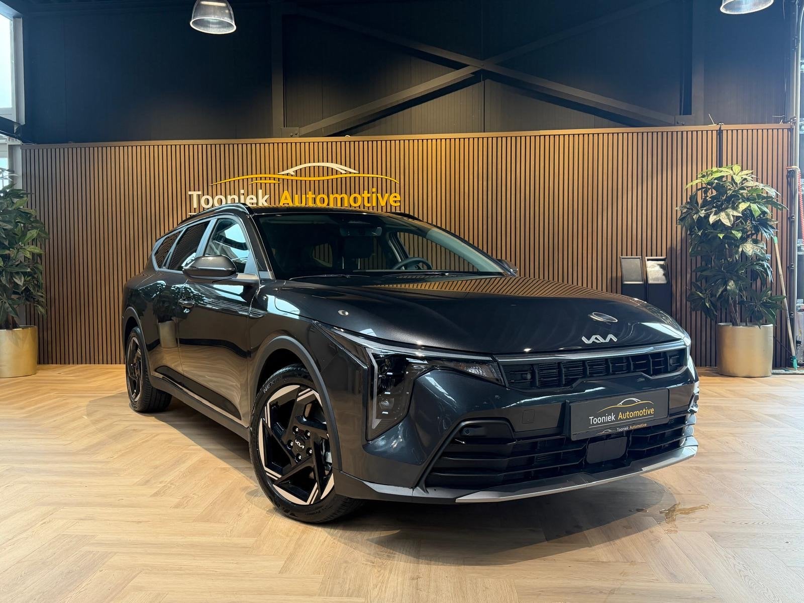 Kia K4 Sportswagon 1.6 T-GDi GT-Line Launch Edition, Auto's, Zwart, 4 cilinders, Verwarmde buitenspiegels, 179 pk