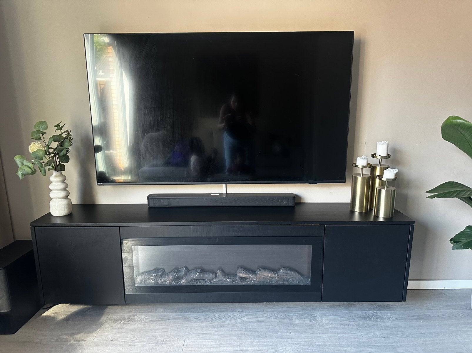 Modern TV-meubel met elektrische haard - Zwart, Ophalen, 150 tot 200 cm, Zo goed als nieuw, Minder dan 100 cm
