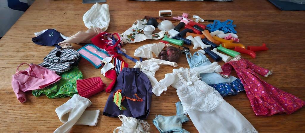 Barbie sindy daisy fleur kleding, Verzamelen, Poppen, Ophalen, Gebruikt, Kleertjes