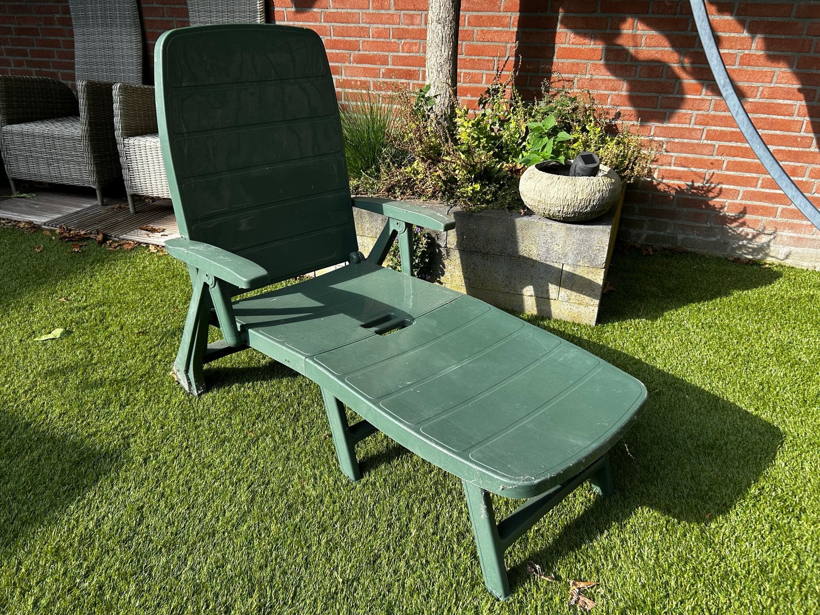 Verstelbare groene ligstoel / tuinstoel, Tuin en Terras, Ligbedden, Ophalen, Gebruikt, Kunststof, Verstelbaar