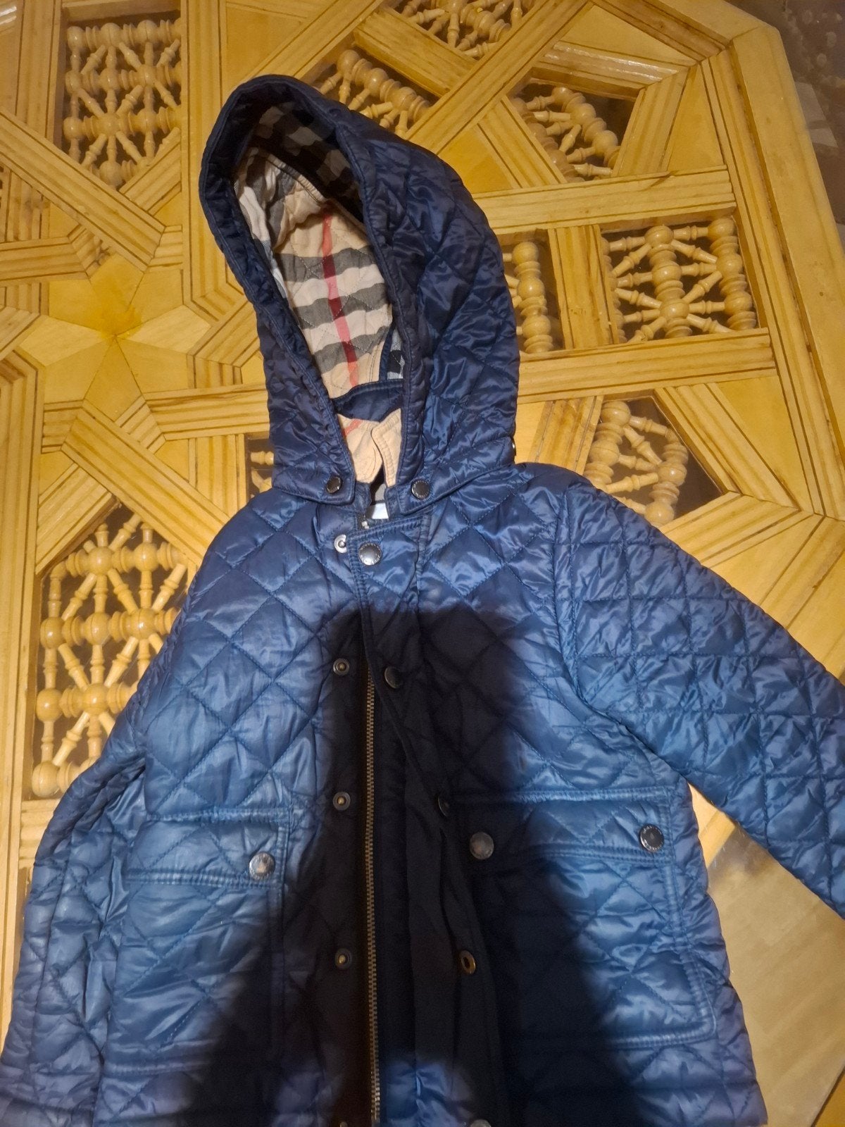 Burberry gewatteerde jas met capuchon voor kinderen, Ophalen of Verzenden, Zo goed als nieuw, Burberry, Jongen of Meisje