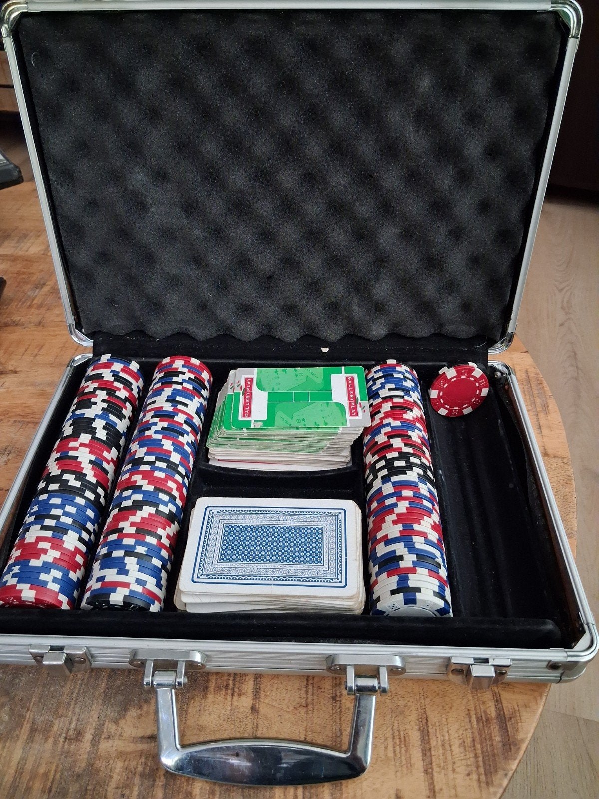Pokerset in aluminium koffer, Vijf spelers of meer, Ophalen of Verzenden, Gebruikt