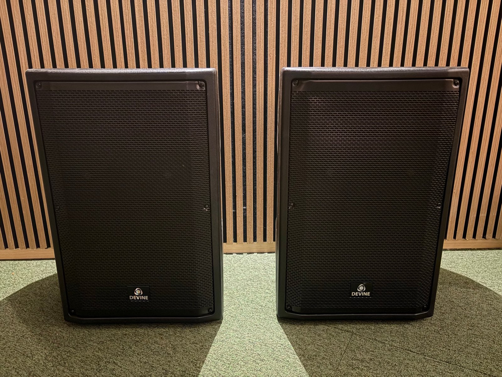 2x Devine Artis 15 MKII Passieve Speakers, Speakerset, Zo goed als nieuw, Geschikt voor surround/home cinema, Ophalen