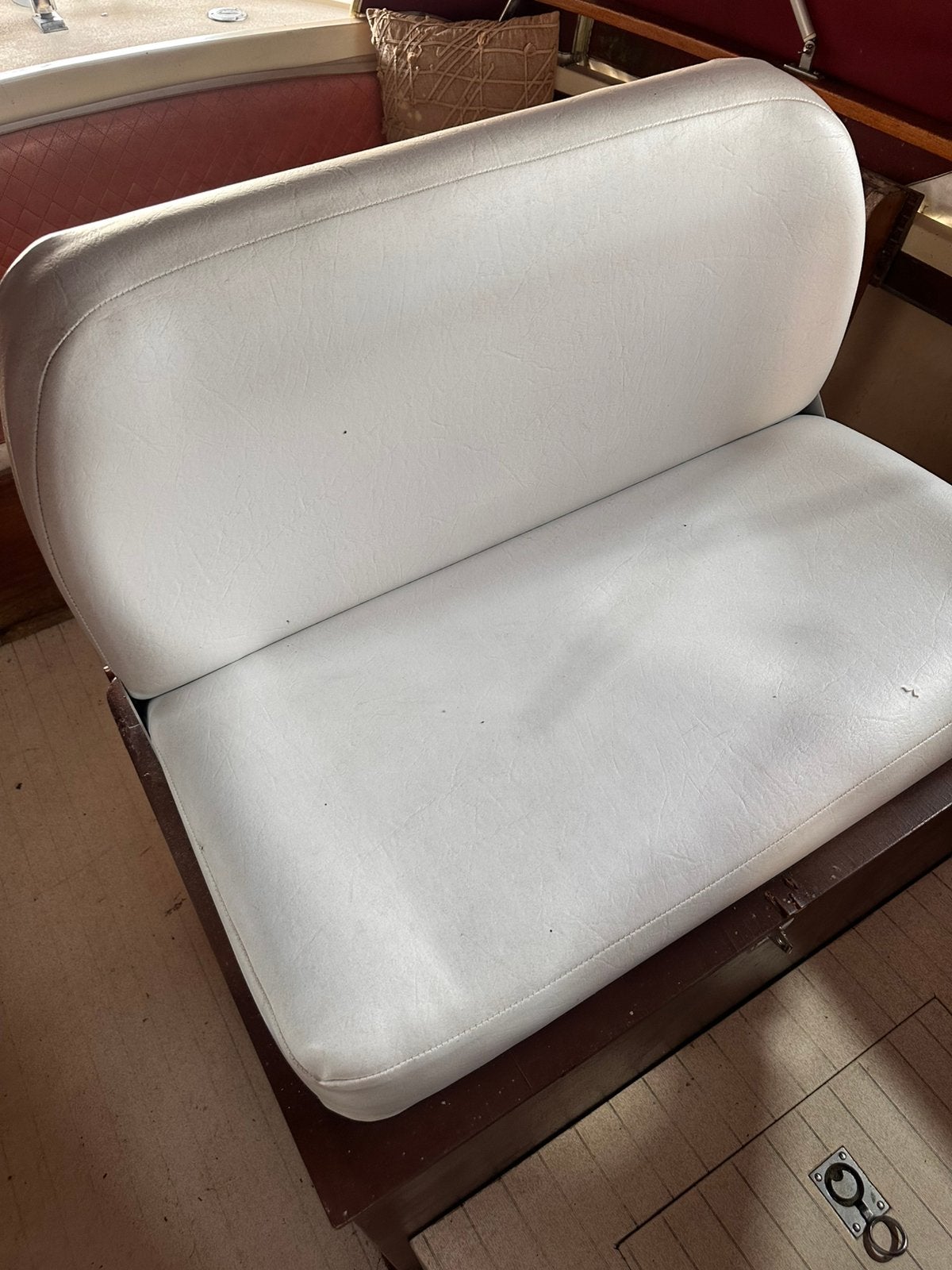Foto 17 van Comfortabele polyester kajuitboot diesel inboard + trailer