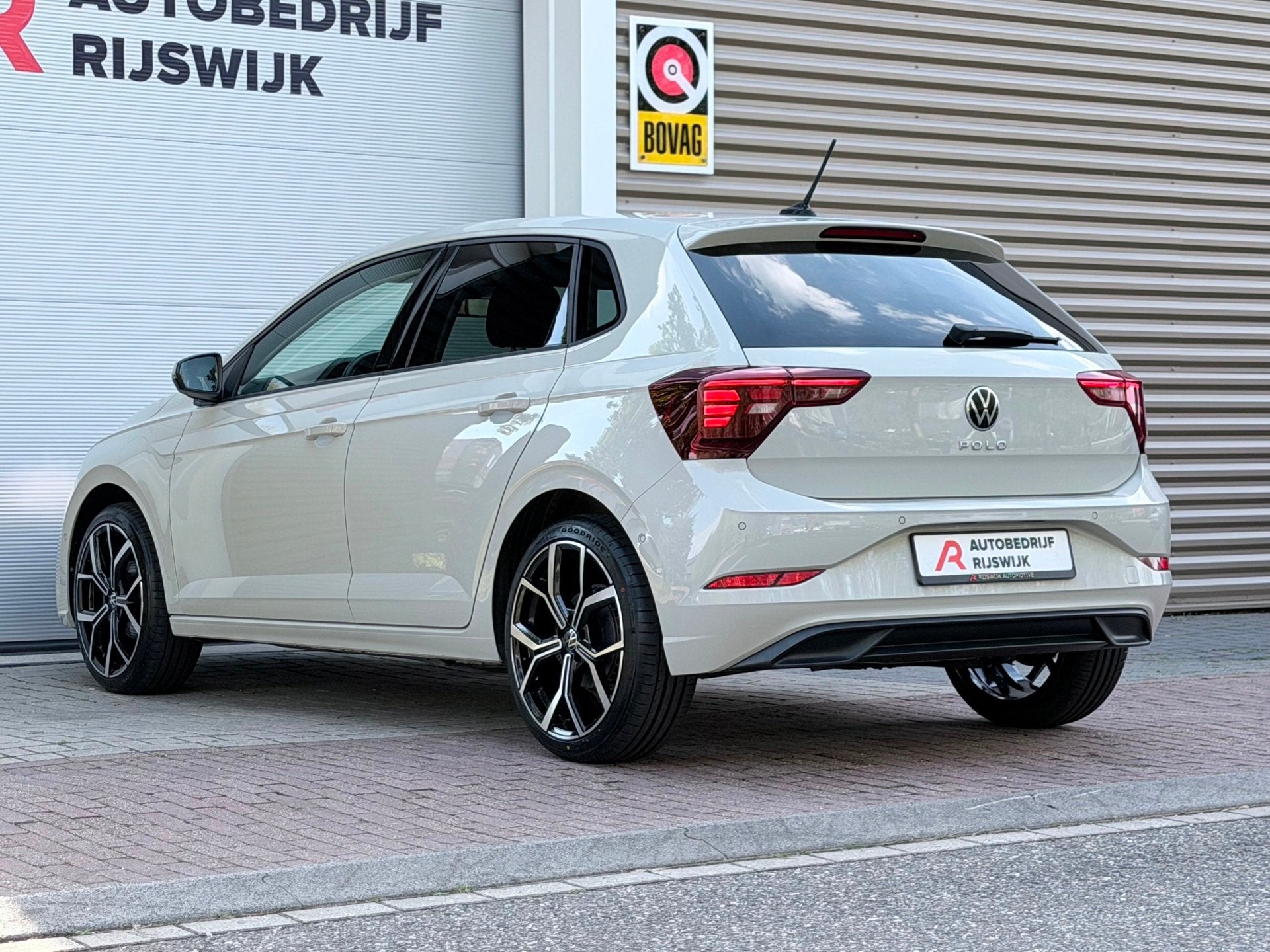 Foto 6 van Volkswagen Polo 1.0 TSI Life Camera/AppleCar/Blindspot