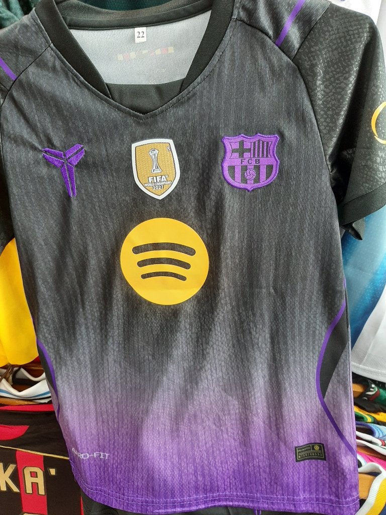 Voetbal kinderset barcelona, Maat XS of kleiner, Verzenden, Nieuw, Shirt