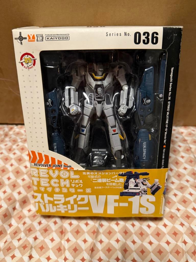 Revoltech Yamaguchi Macross VF-1S Strike Valkyrie #036, Ophalen of Verzenden, Zo goed als nieuw