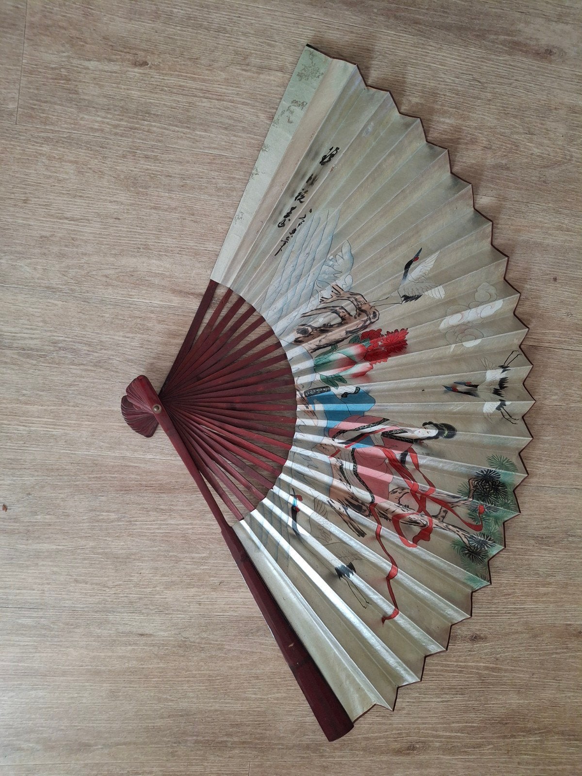 Vintage Japanse handwaaier met kraanvogels en bloemen, Antiek en Kunst, Ophalen of Verzenden