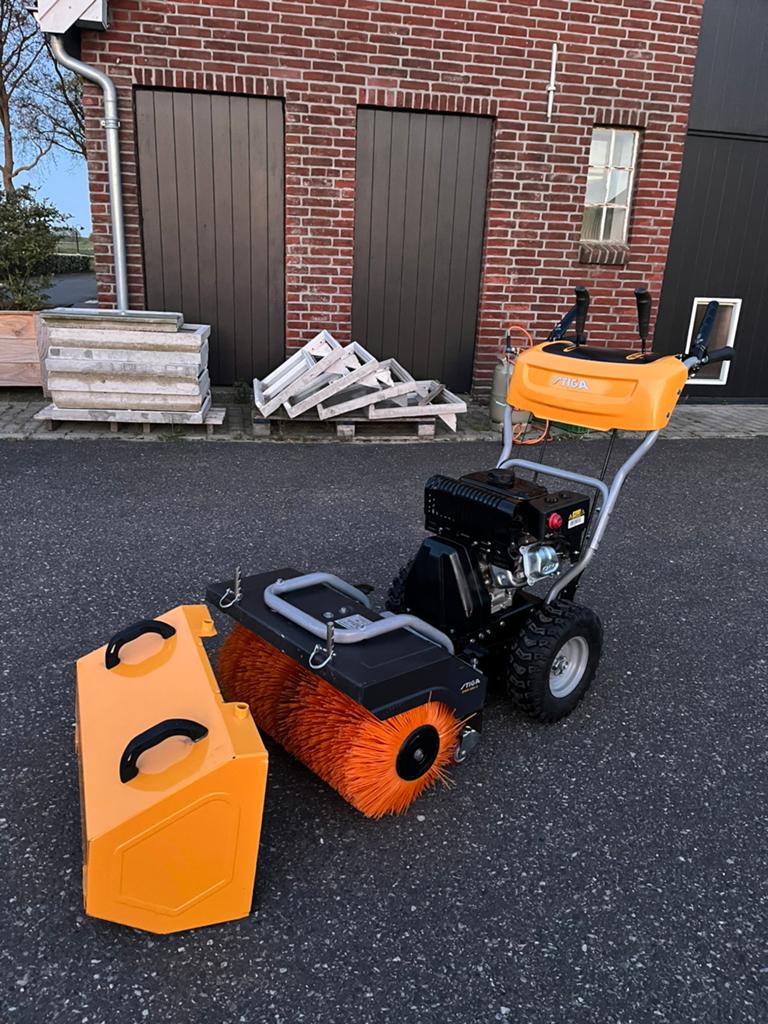 Stiga veegmachine 60cm - te huur, Tuin en Terras, Veegmachines, Ophalen, Zo goed als nieuw