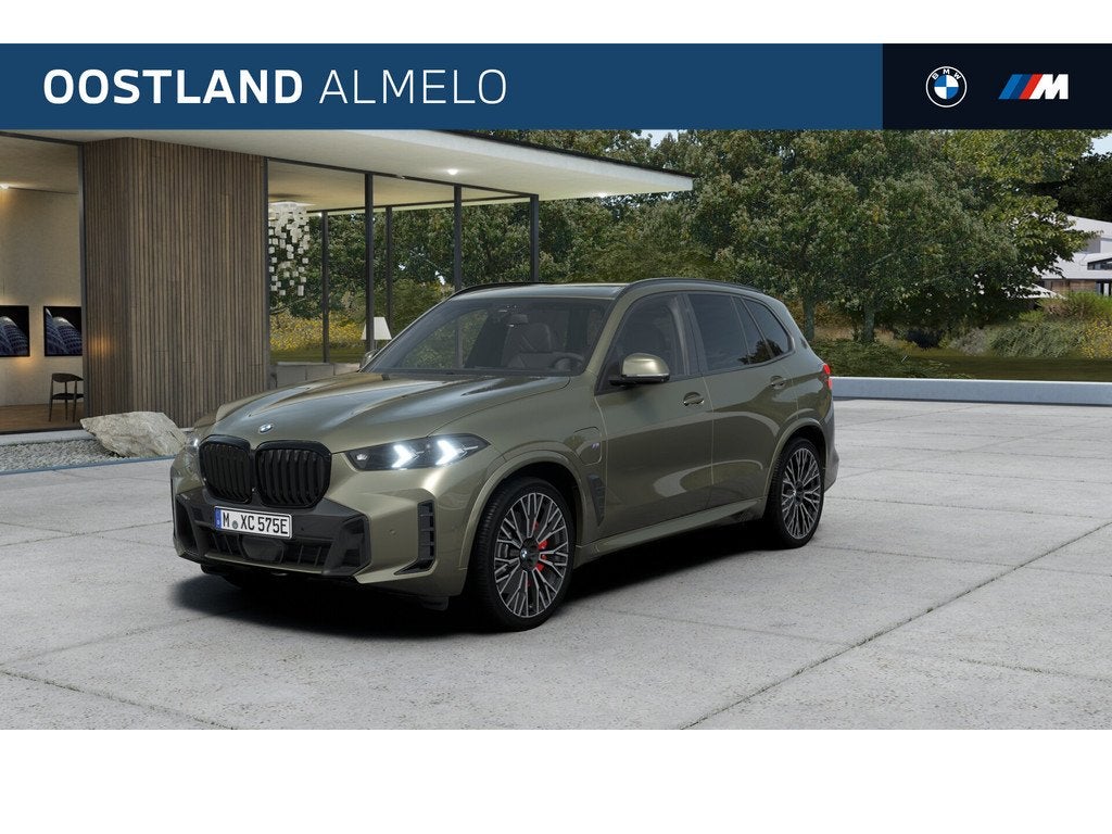 BMW X5 xDrive50e M Sport Automaat / Panoramadak / Trekhaak /, Auto's, Automaat, 2395 kg, Zwart, Leder