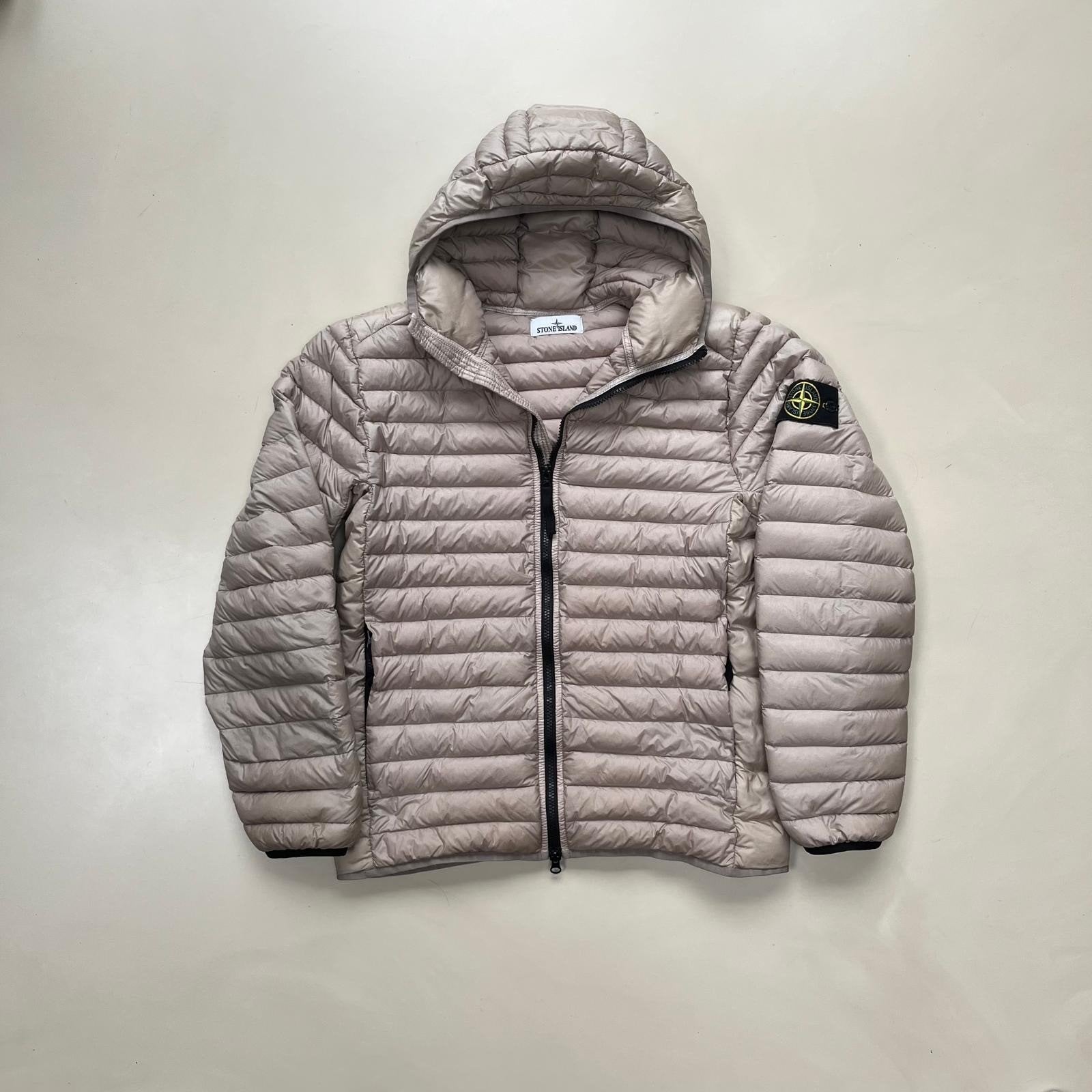 Stone Island Loom Woven Chambers R-Nylon Down-TC Jas Maat S, Ophalen of Verzenden, Zo goed als nieuw, Maat 46 (S) of kleiner, Beige