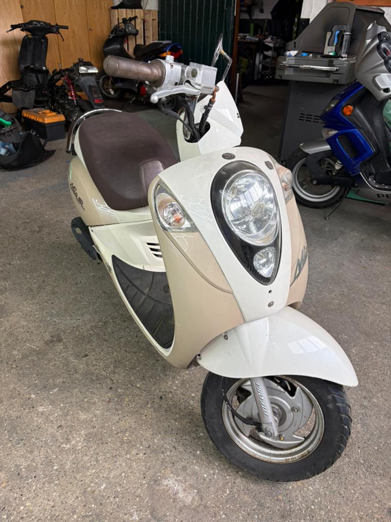 Mio 50cc 4t loopt niet, Ophalen of Verzenden, Zo goed als nieuw, Benzine, Mio
