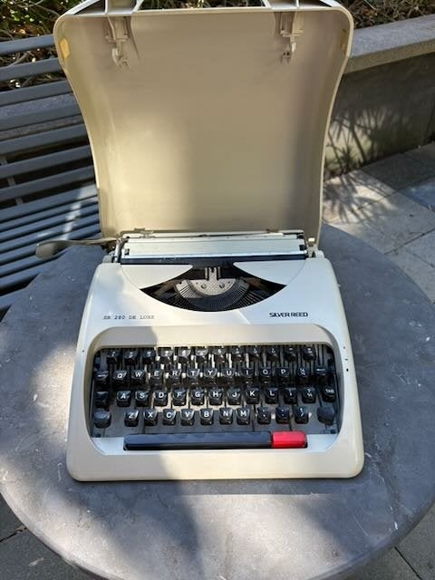 Typemachine Silver reed SR 280 (tweemaal), Diversen, Typemachines, Ophalen, Zo goed als nieuw
