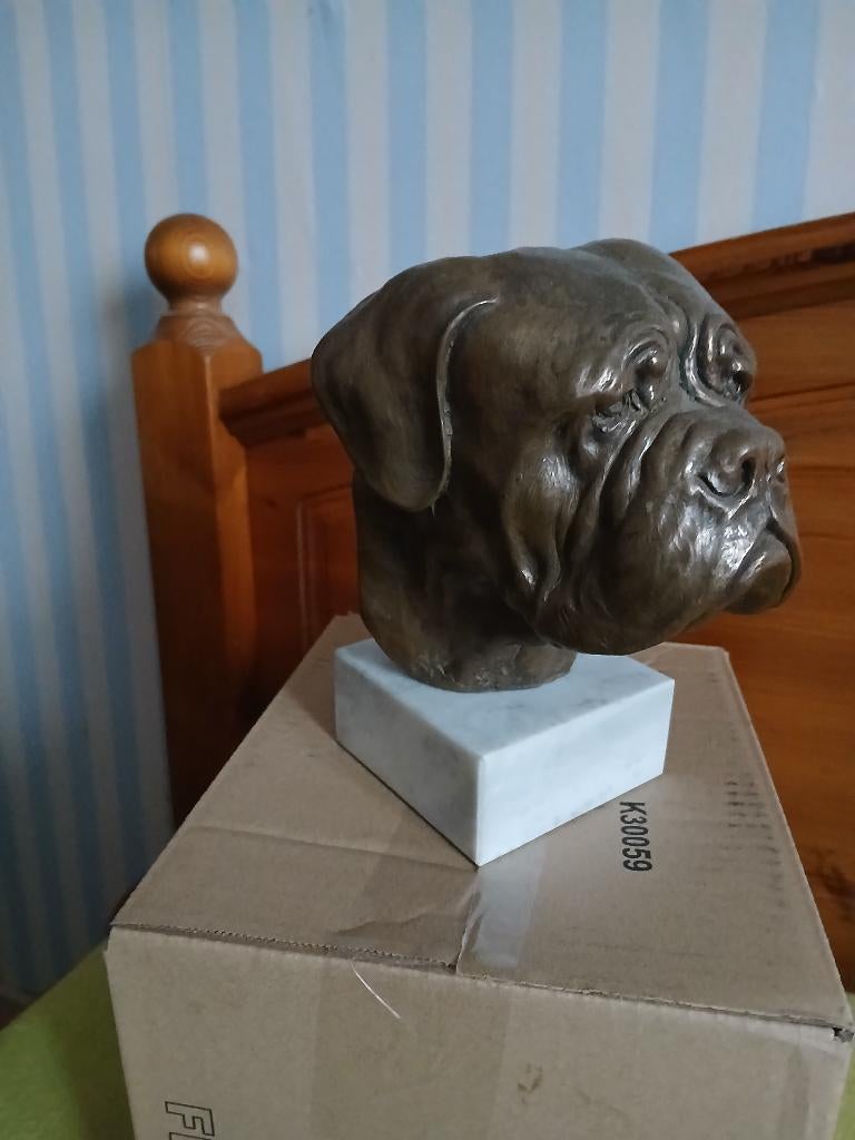 Te koop beeld van een Bull Mastiff castle-brons, Ophalen of Verzenden, Nieuw, Dier