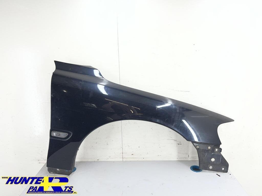 Voorscherm rechts zwart 452-46 Volvo V70/S60 ('00-'08), Gebruikt, Ophalen of Verzenden, Volvo, Volvo