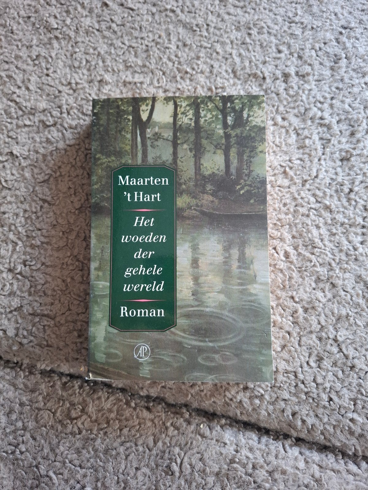 Maarten 't Hart - Het woeden der gehele wereld, Ophalen of Verzenden, Zo goed als nieuw, Maarten 't Hart