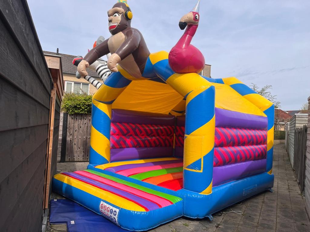Springkussen huren voor kinderfeestjes en evenementen, Ophalen, Gebruikt