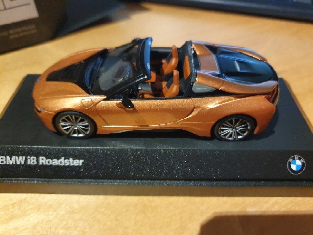 BMW i8 Roadster 1/43, Hobby en Vrije tijd, Modelauto's | 1:43, Ophalen of Verzenden, Nieuw, Auto, MiniChamps