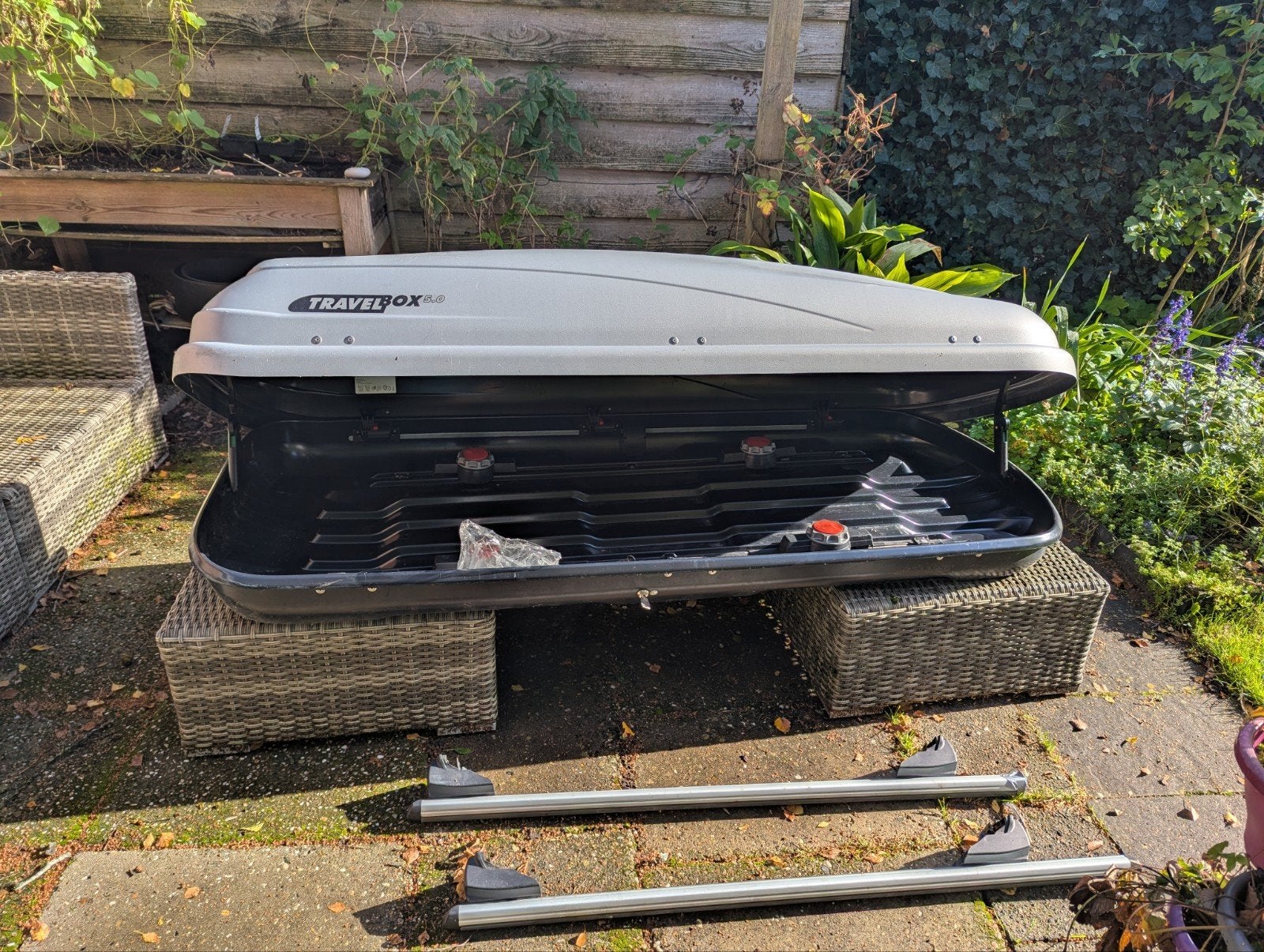 Hapro Travelbox 5.0 dakkoffer + Menabo dakdragers, Auto diversen, Ophalen