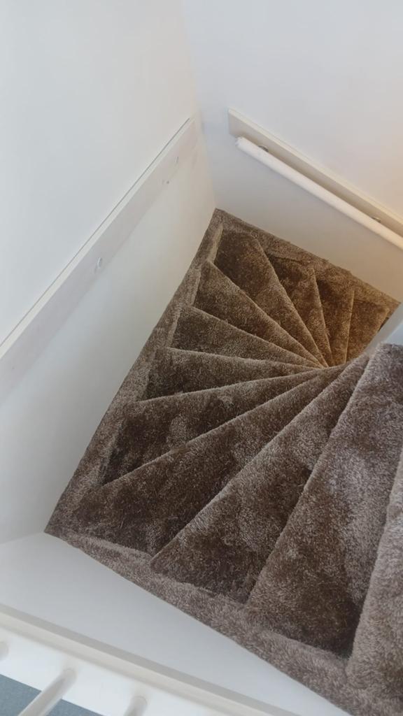 Dichte trap & open trap stoffering gehele woning luxe tapijt, Ophalen of Verzenden, Zo goed als nieuw, Minder dan 10 m², Tapijt