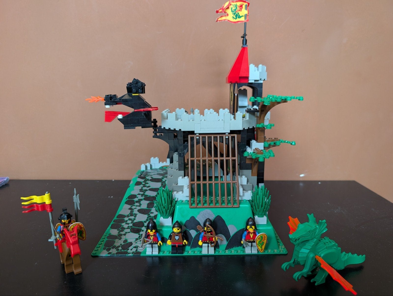 LEGO Castle 6082 Fire Breathing Fortress met figuren, Ophalen, Gebruikt, Overige merken