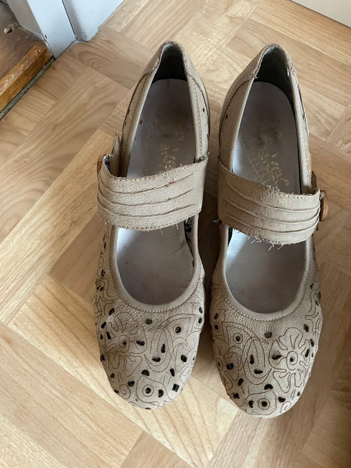 Twee paar rieker schoenen één paar onbekend, Schoenen met lage hakken, Bruin, Ophalen of Verzenden, Gedragen
