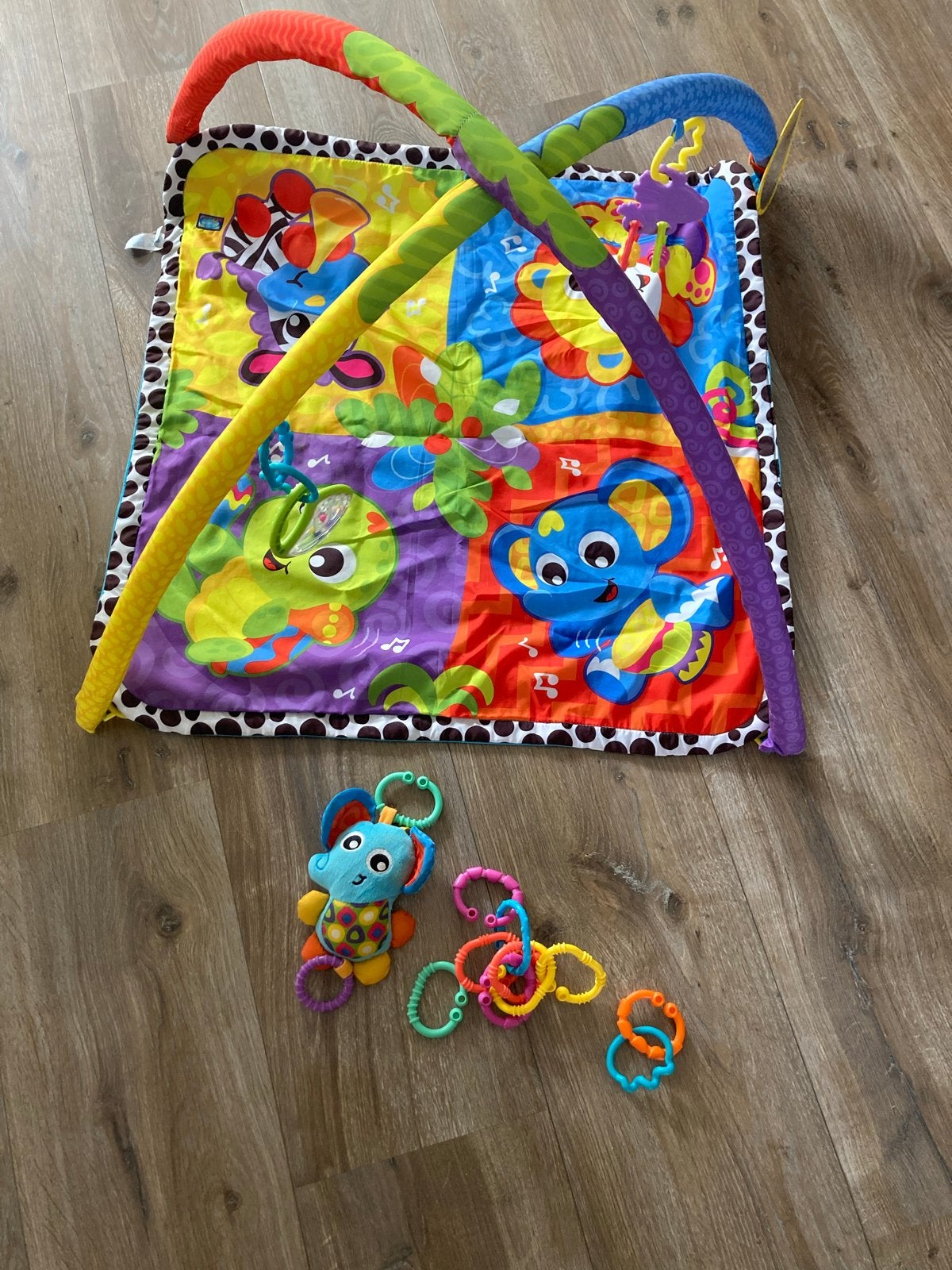 Vrolijk speelkleed met bogen en speeltjes, Ophalen, Gebruikt, Speelkleed