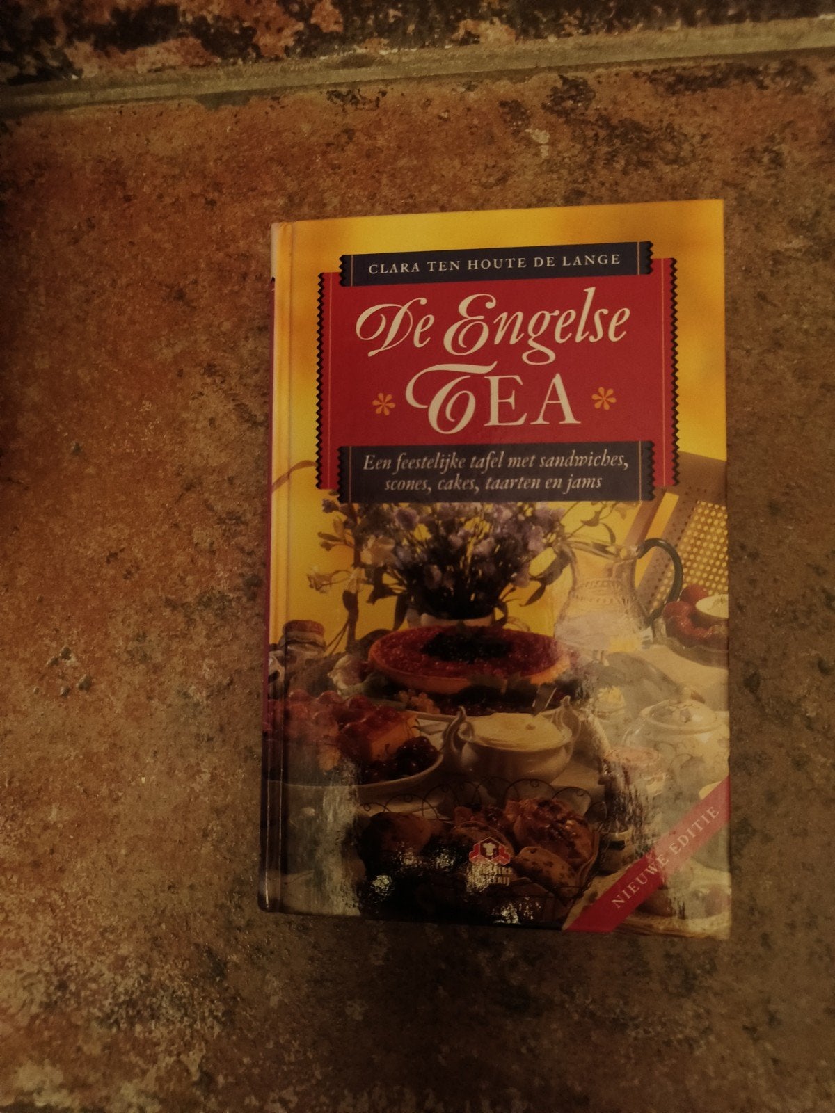 De Engelse tea - Clara ten Houte de Lange, Ophalen of Verzenden, Gelezen, Europa, Taart, Gebak en Desserts