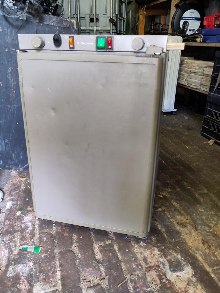 Electrolux inbouw koelkast, Ophalen