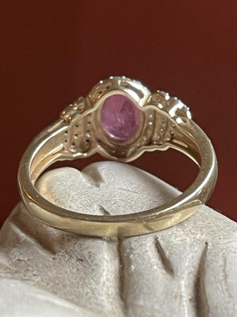 Prachtige 9 karaat gouden ring van harry ivens roze saffier, 18 tot 19, Ophalen of Verzenden, Zo goed als nieuw, Nvt