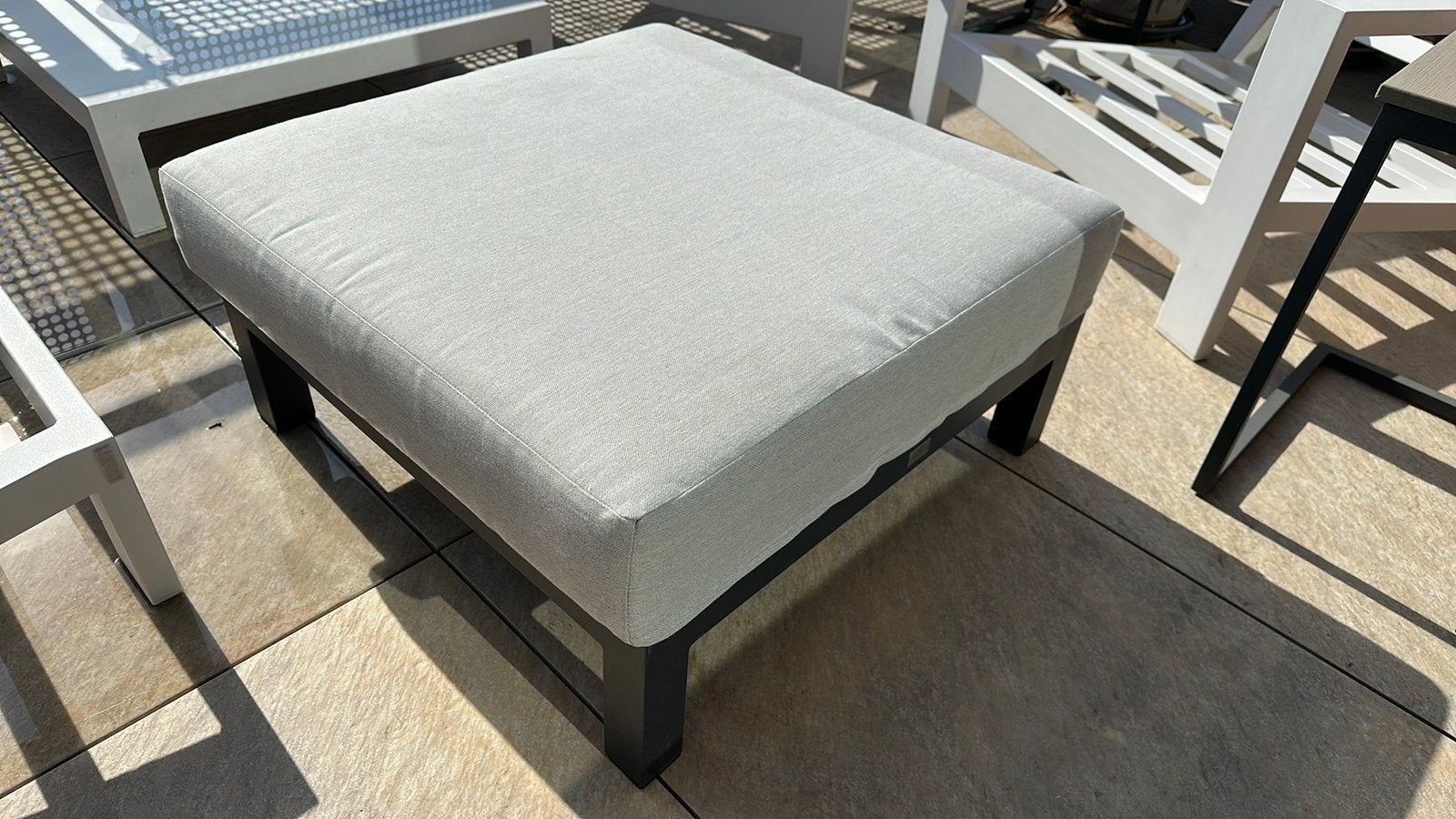 Bellagio Vezzano lounge tafel / hocker met kussen., Ophalen, Gebruikt, Hocker, Aluminium