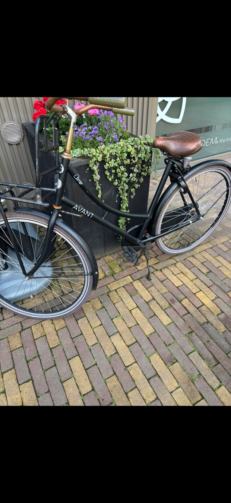 Zwarte damesfiets met voordrager - Carrier Avant, Velgrem, Versnellingen, Ophalen, Overige merken