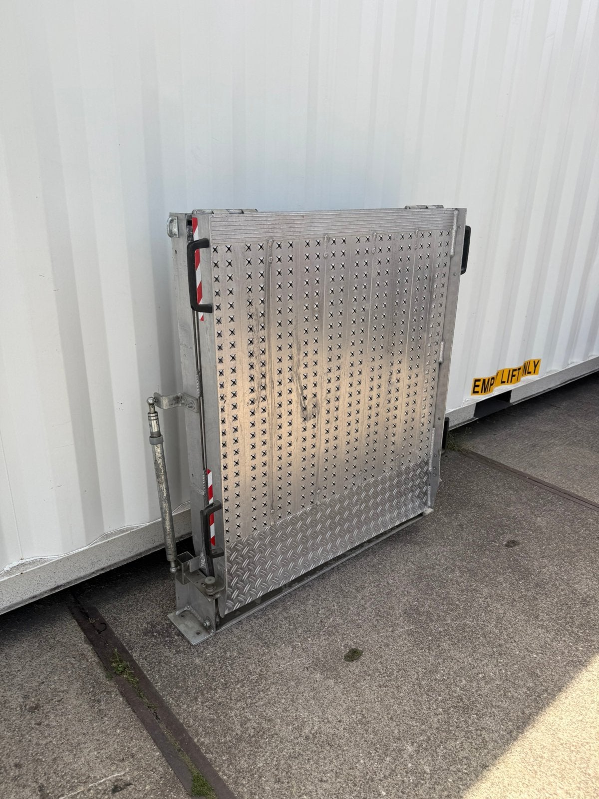 Aluminum oprijplaat bedrijfswagen inrichting rolstoel ramp, Ophalen, Gebruikt