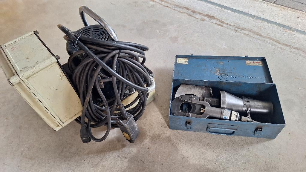 Cembre kabelscharen 45mm en 85mm met hydraulicpomp, Auto diversen, Autogereedschap, Ophalen, ,, Zo goed als nieuw, ,
