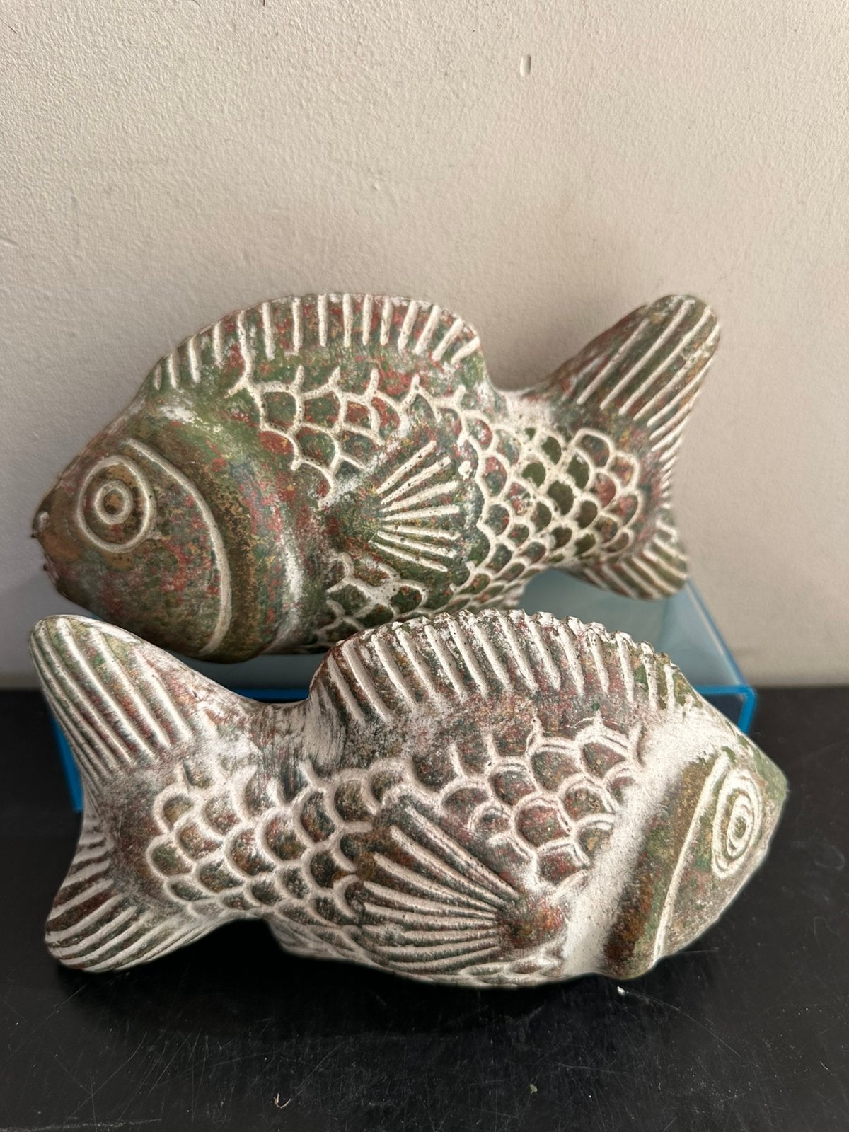 Aardewerk vis beelden 19/ 9 cm, Verzamelen, Beelden en Beeldjes, Ophalen of Verzenden, Dier